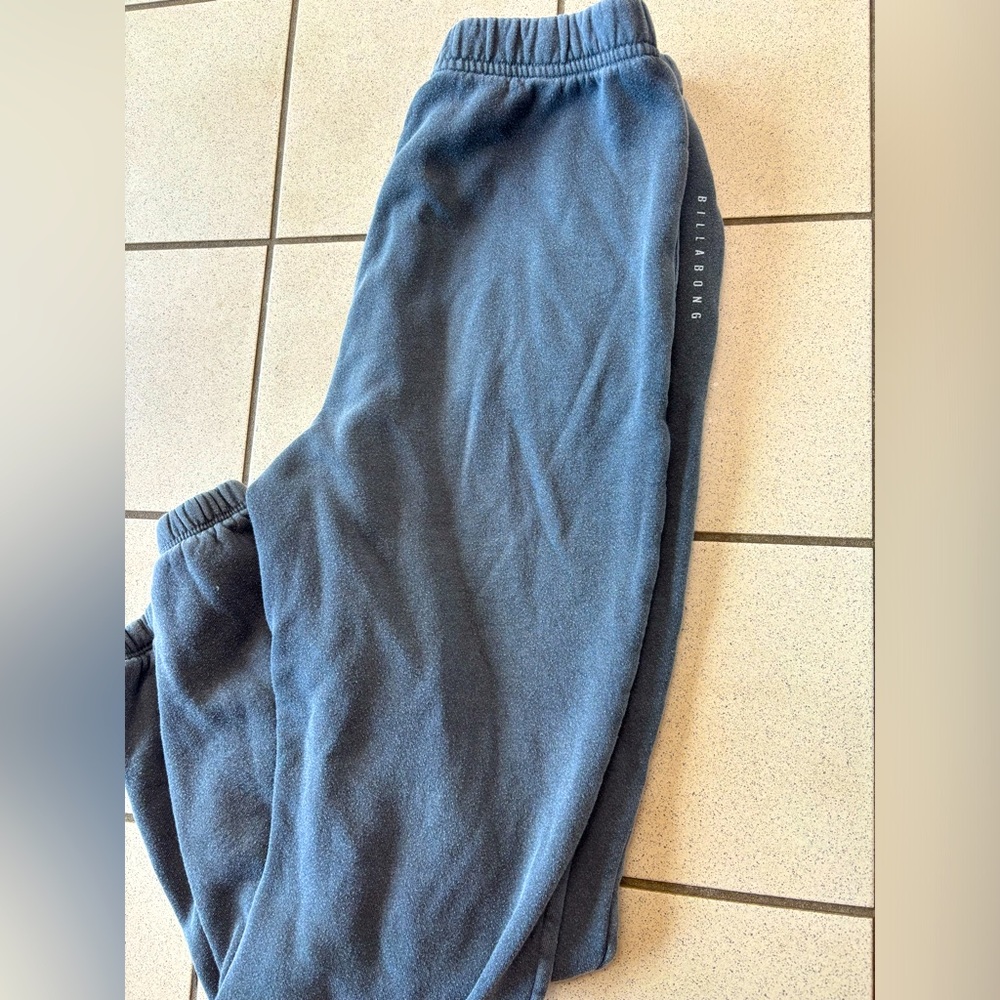 Billabong joggers